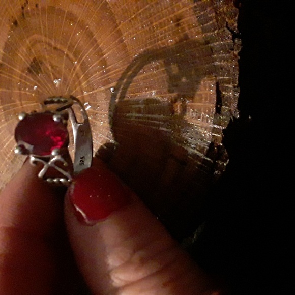 Womens ring - Picture 2 of 2